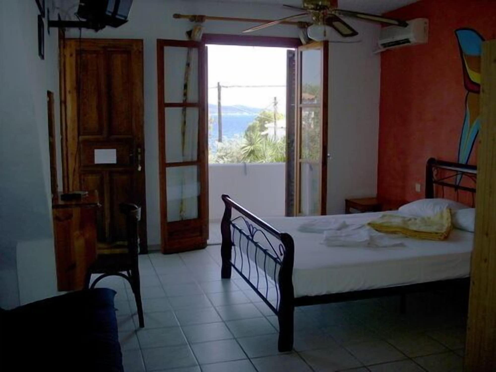 Amaranthos Skiathos View Megali Ammos  Luaran gambar